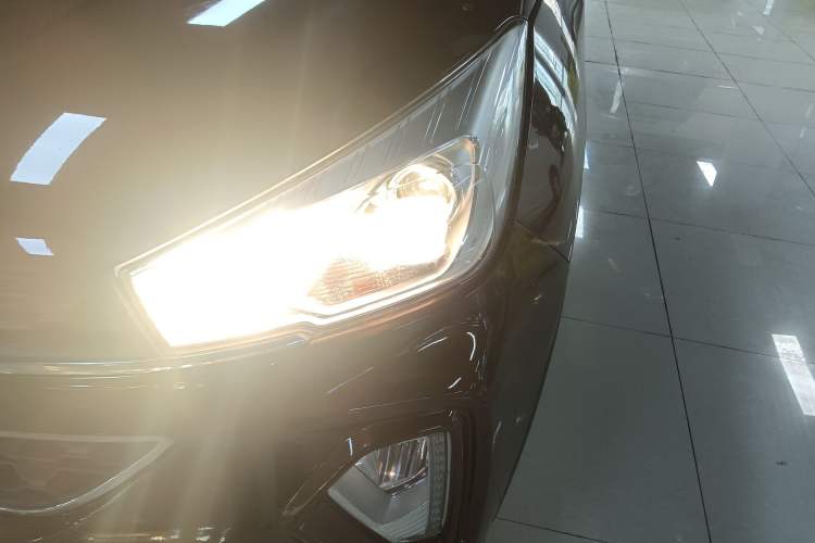 Used Wuling Hongguang S3 2019 1.5L Manual Luxury Model China VI Standard Left Front Headlight
