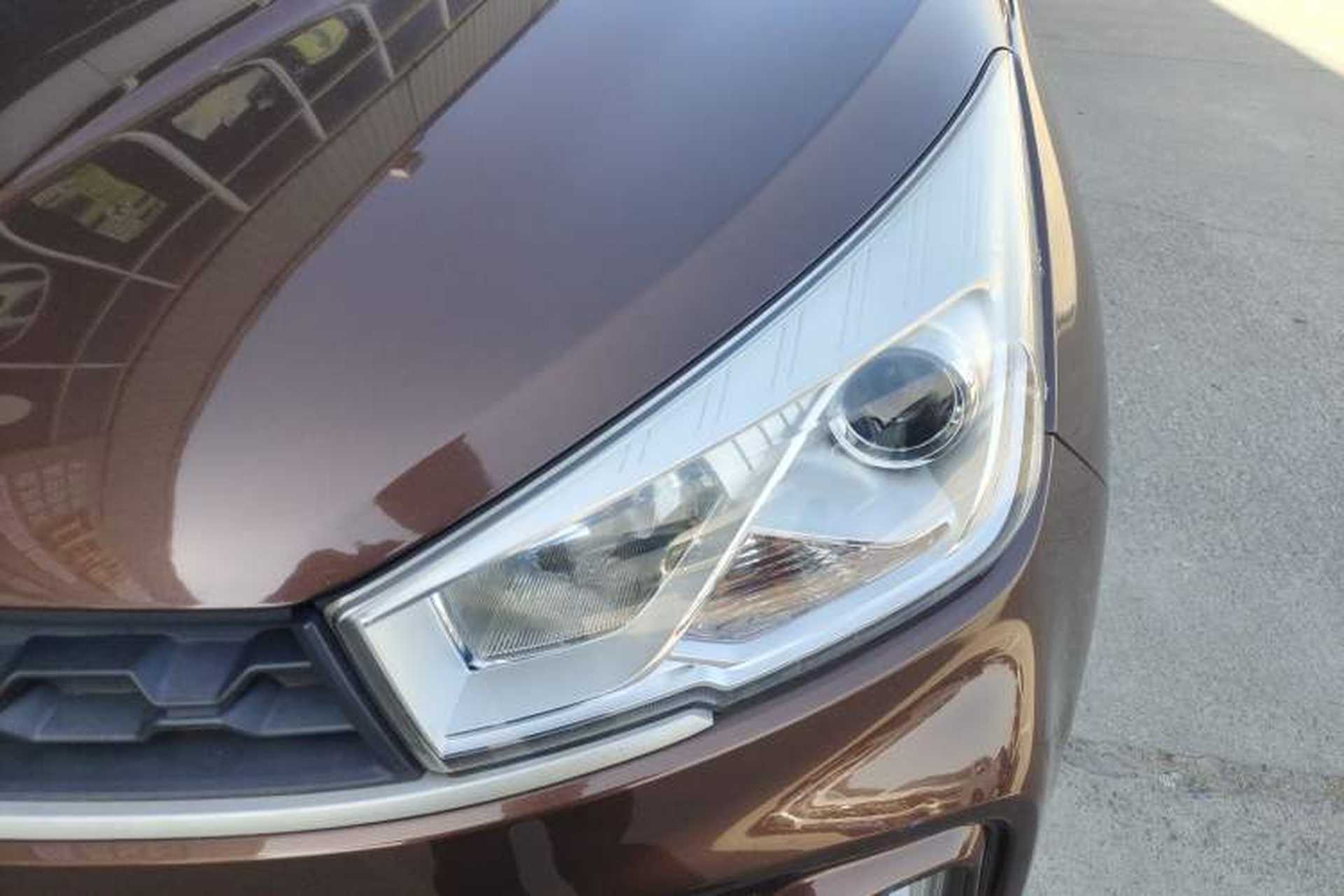 Used Wuling Hongguang S3 2019 1.5T Manual Comfort Edition China VI Standard Left Front Headlight