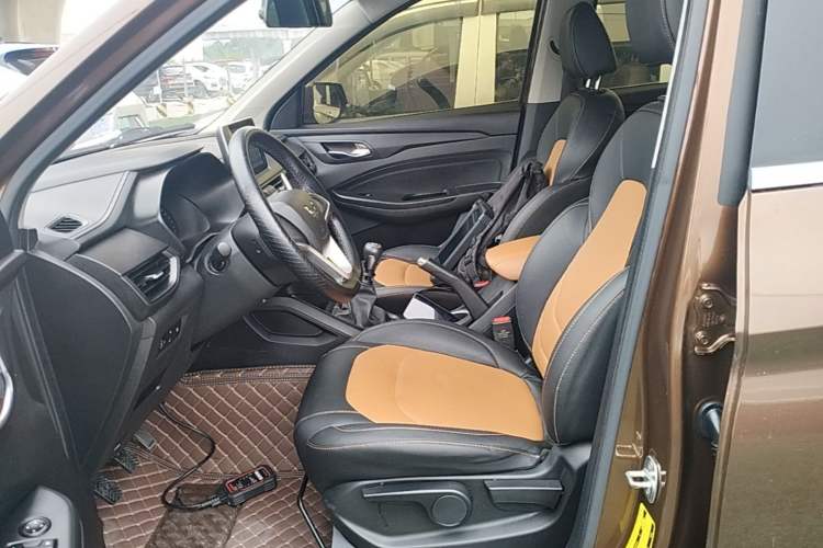Used Wuling Hongguang S3 2019 1.5L Manual Comfort Model China VI Standard Left Front Seat