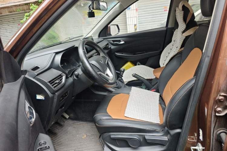 Used Wuling Hongguang S3 2019 1.5L Manual Comfort Model China VI Standard Left Front Seat