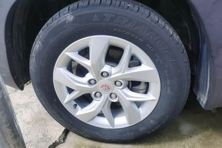 Used Wuling Hongguang S3 2019 1.5L Manual Comfort Model China VI Standard Left Front Wheel Hub