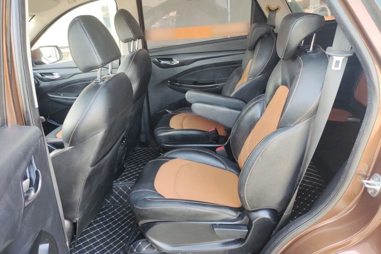 Used Wuling Hongguang S3 2019 1.5T Manual Comfort Edition China VI Standard Left Rear Seat