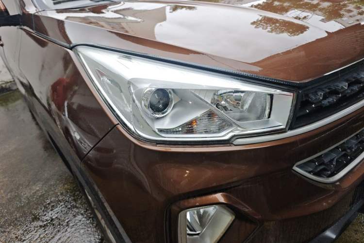Used Wuling Hongguang S3 2019 1.5L Manual Comfort Model China VI Standard Right Front Headlight