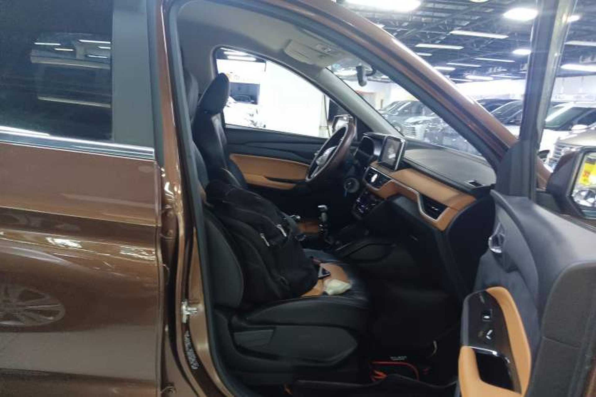 Used Wuling Hongguang S3 2019 1.5L Manual Luxury Model China VI Standard Right Front Seat