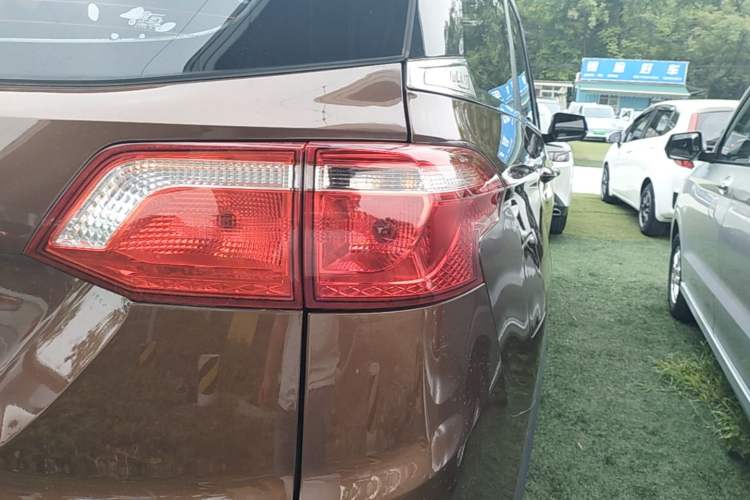 Used Wuling Hongguang S3 2019 1.5L Manual Comfort Model China VI Standard Right Rear Taillight
