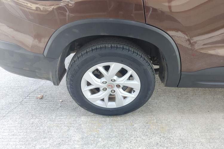 Used Wuling Hongguang S3 2019 1.5T Manual Comfort Edition China VI Standard Right Rear Wheel Hub