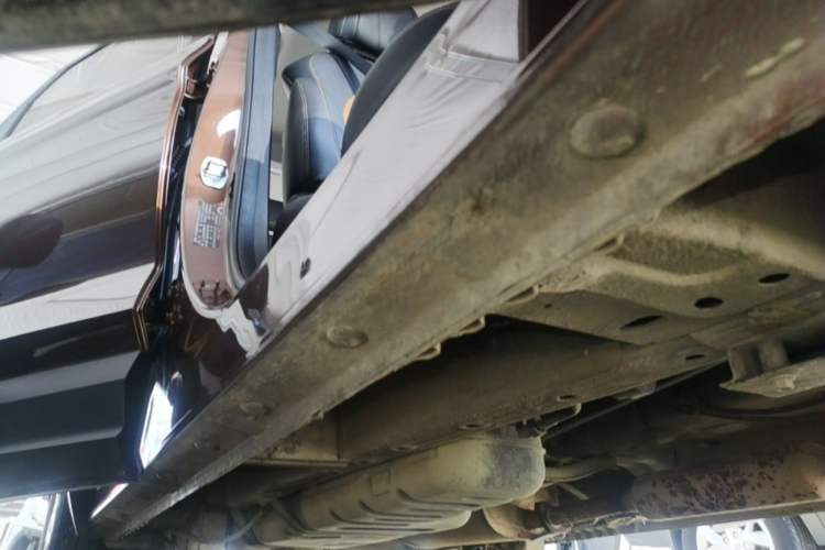 Used Wuling Hongguang S3 2019 1.5L Manual Comfort Model China VI Standard Right Side Sill