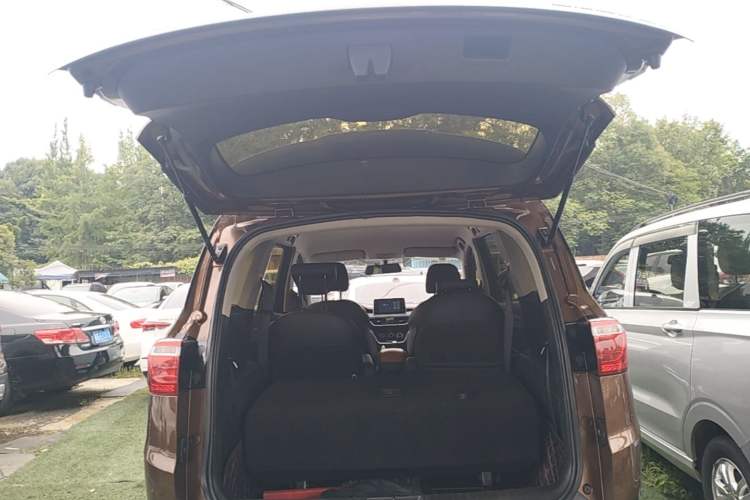 Used Wuling Hongguang S3 2019 1.5L Manual Comfort Model China VI Standard Trunk