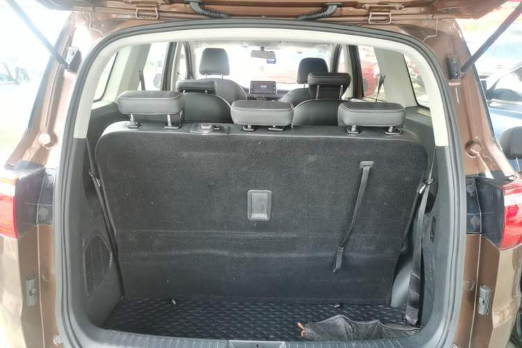 Used Wuling Hongguang S3 2019 1.5L Manual Comfort Model China VI Standard Trunk