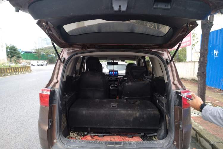 Used Wuling Hongguang S3 2019 1.5L Manual Standard Version China VI Standard Trunk