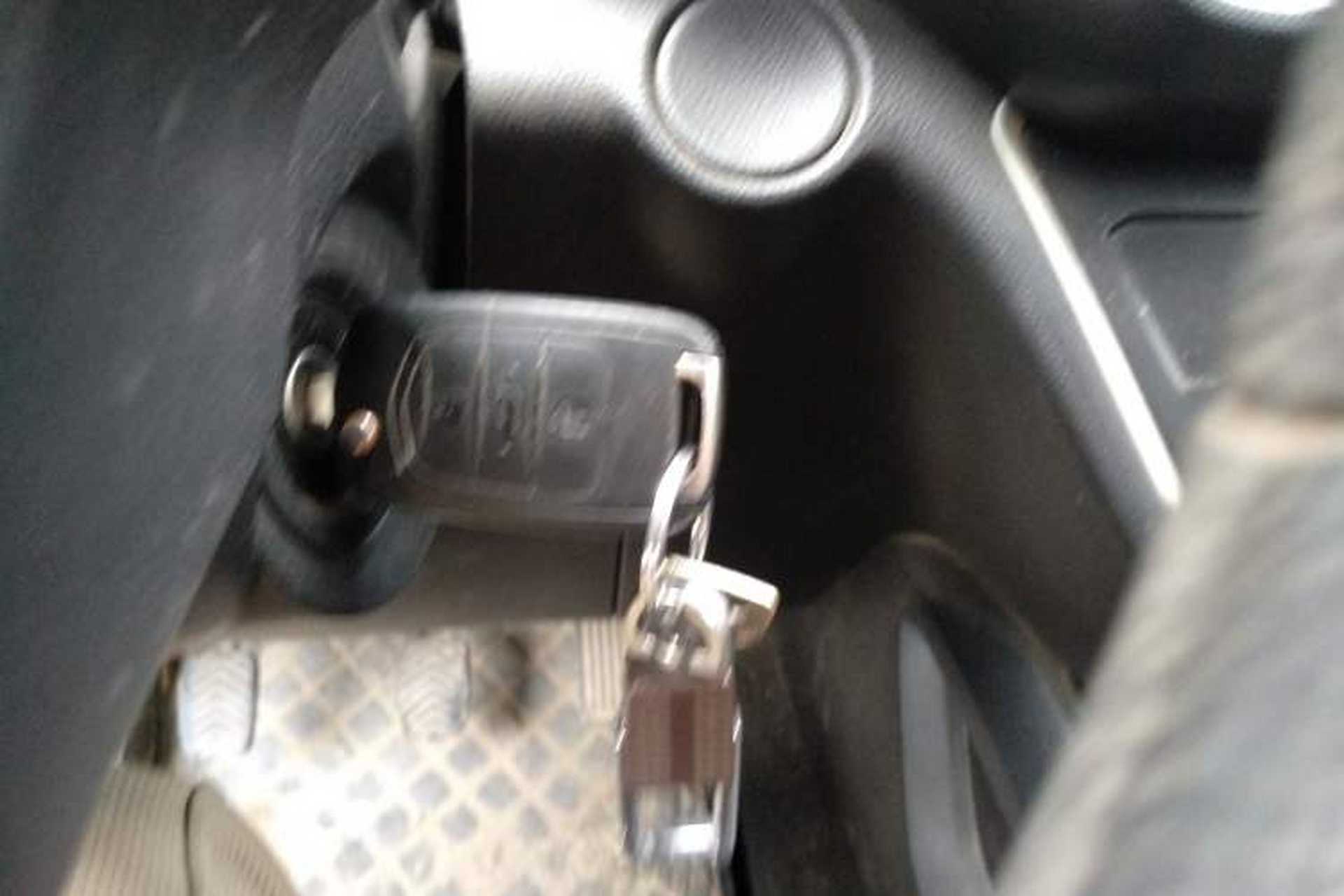 Used Wuling Hongguang S3 2019 1.5L Manual Standard Version China VI Standard Vehicle Key