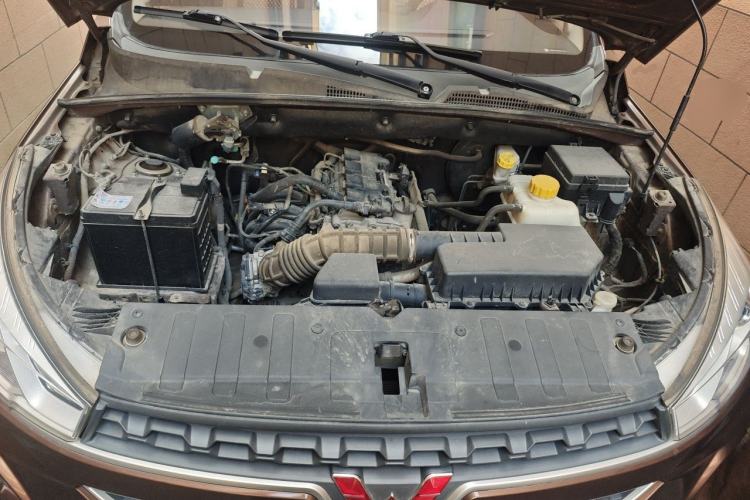 Used Wuling Hongguang S3 2019 1.5L Manual Comfort Model China VI Standard Engine Bay