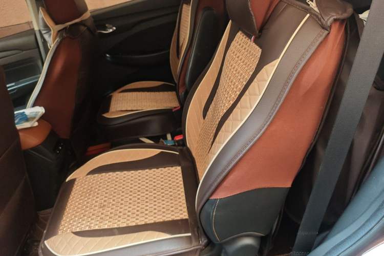 Used Wuling Hongguang S3 2019 1.5L Manual Comfort Model China VI Standard Left Rear Seat