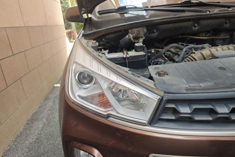 Used Wuling Hongguang S3 2019 1.5L Manual Comfort Model China VI Standard Right Front Headlight