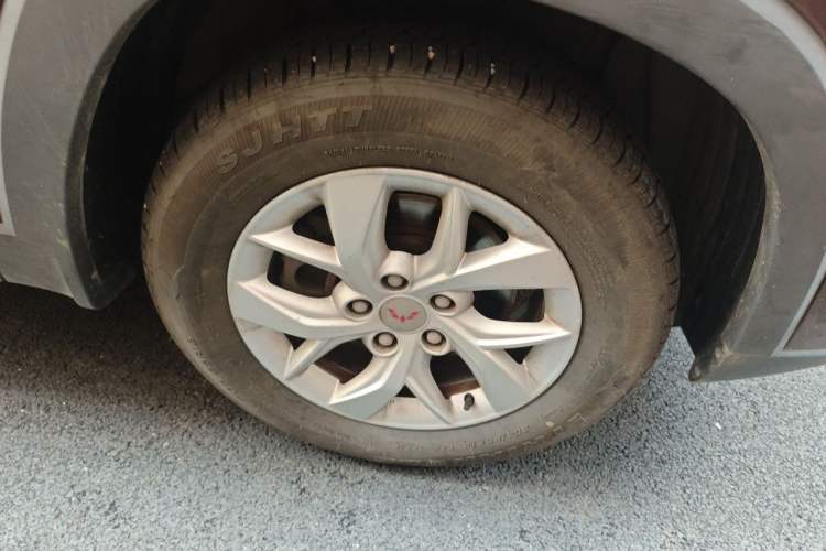 Used Wuling Hongguang S3 2019 1.5L Manual Comfort Model China VI Standard Right Front Wheel Hub