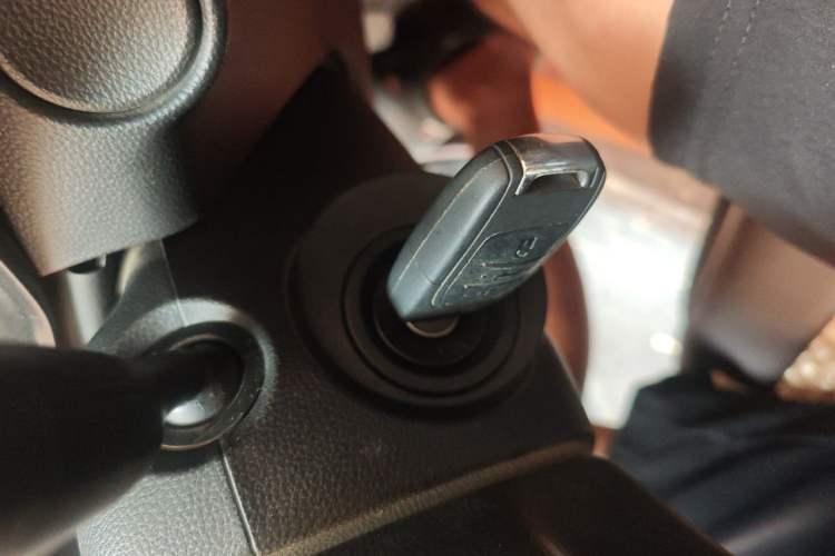 Used Wuling Hongguang S3 2019 1.5L Manual Comfort Model China VI Standard Vehicle Key
