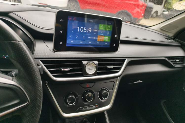 Used Wuling Hongguang S3 2019 Automatic Clutch Version 1.5L Manual Comfort Model China V Standard Audio And AC Panel