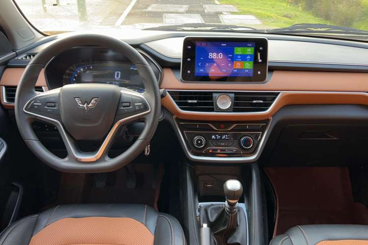 Used Wuling Hongguang S3 2019 1.5L Manual Luxury Model China VI Standard Center Console