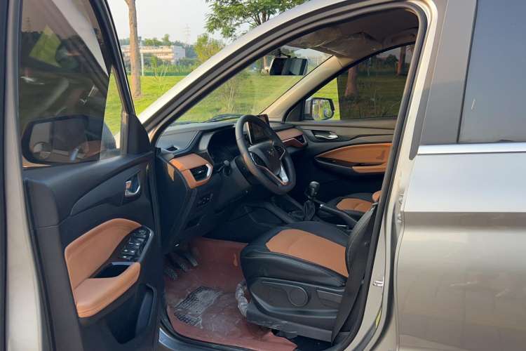Used Wuling Hongguang S3 2019 1.5L Manual Luxury Model China VI Standard Driver Seat