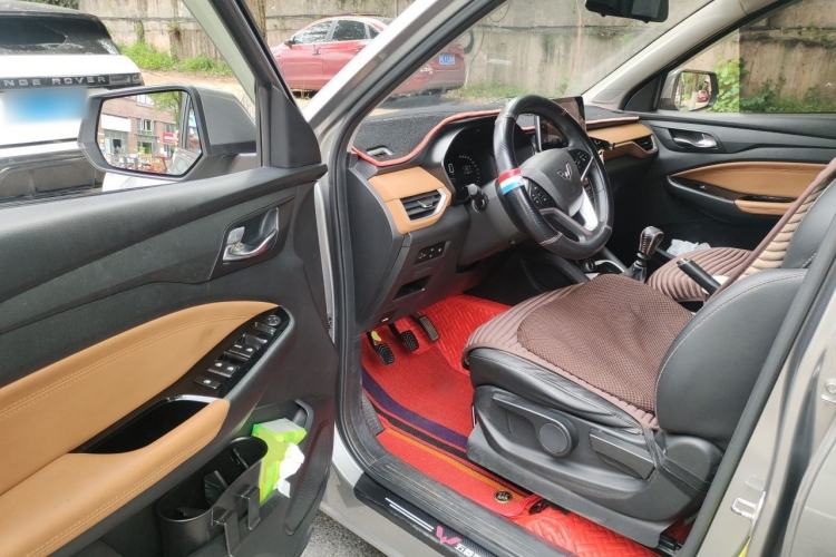Used Wuling Hongguang S3 2019 1.5L Manual Luxury Model China VI Standard Driver Seat