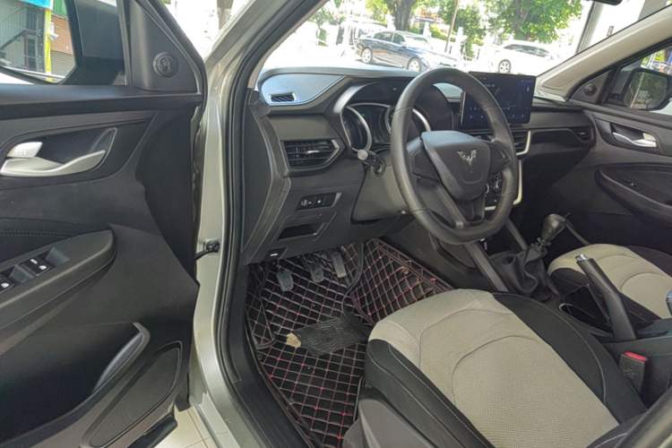 Used Wuling Hongguang S3 2019 1.5L Manual Standard Version China VI Standard Driver Seat