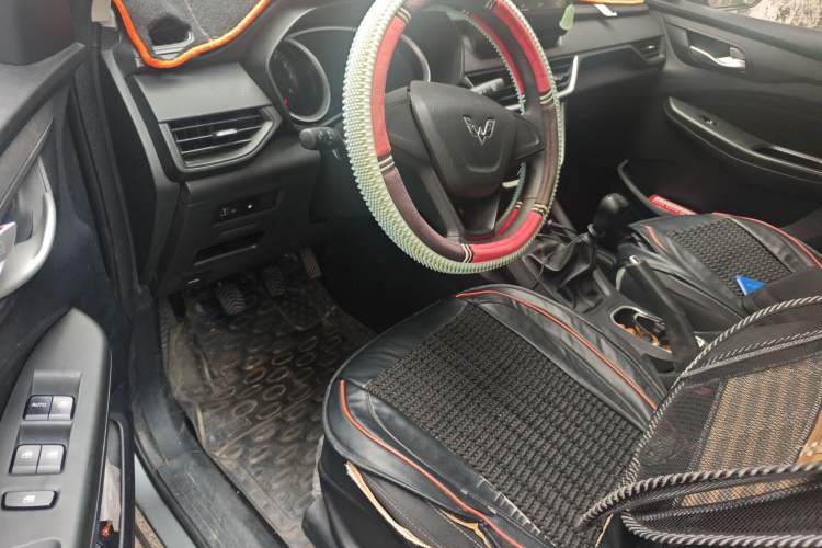 Used Wuling Hongguang S3 2019 1.5L Manual Standard Version China VI Standard Driver Seat