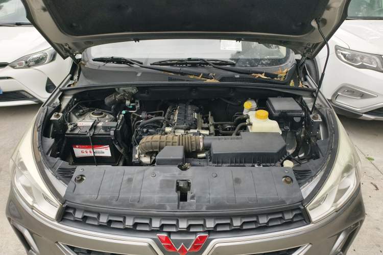 Used Wuling Hongguang S3 2019 Automatic Clutch Version 1.5L Manual Comfort Model China V Standard Engine Bay