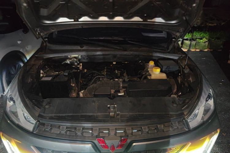 Used Wuling Hongguang S3 2019 1.5L Manual Standard Version China VI Standard Engine Bay