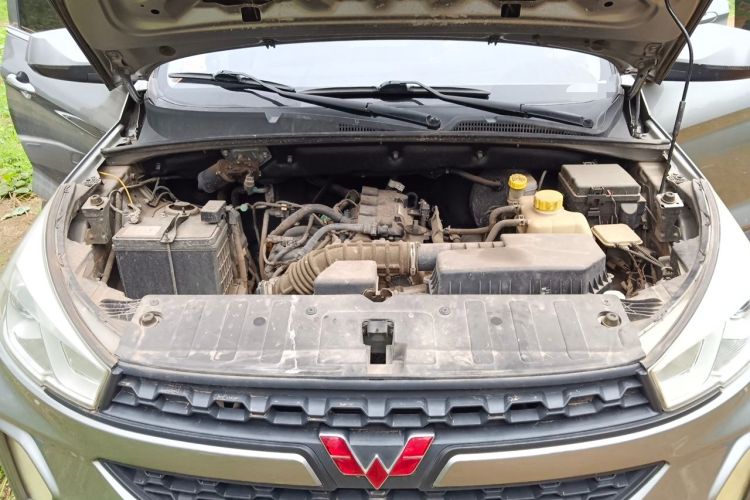 Used Wuling Hongguang S3 2019 1.5L Manual Standard Version China VI Standard Engine Bay