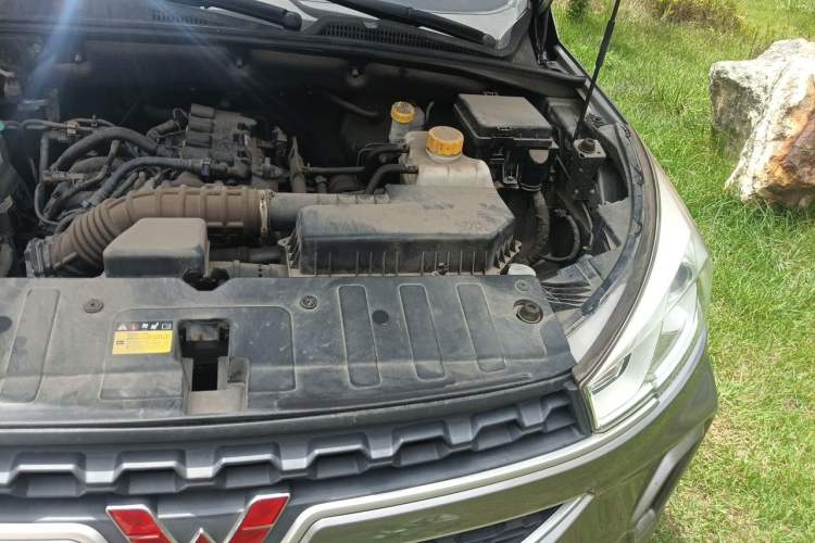 Used Wuling Hongguang S3 2019 1.5L Manual Comfort Model China VI Standard Engine Bay Left