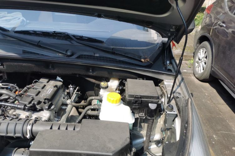Used Wuling Hongguang S3 2019 1.5L Manual Comfort Model China VI Standard Engine Bay Left