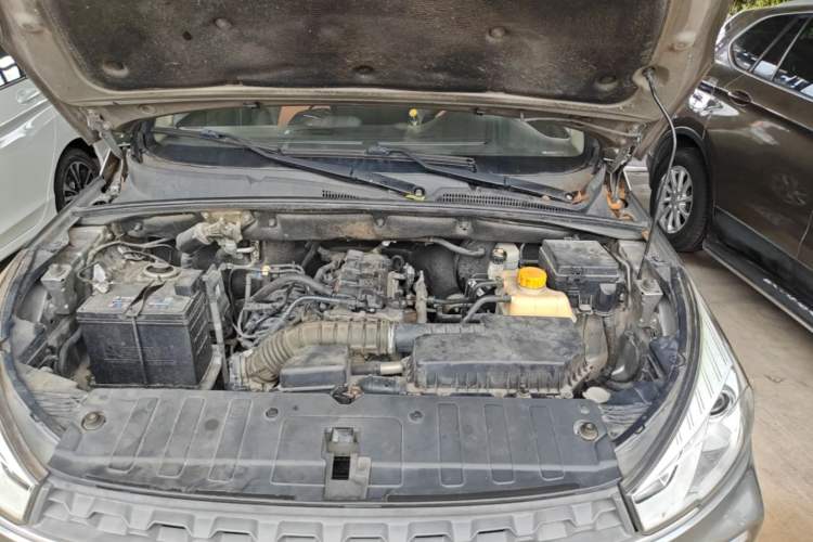Used Wuling Hongguang S3 2019 1.5L Manual Comfort Model China VI Standard Engine Bay