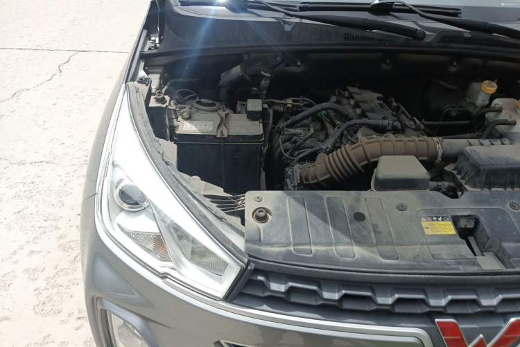 Used Wuling Hongguang S3 2019 1.5L Manual Comfort Model China VI Standard Engine Bay Right