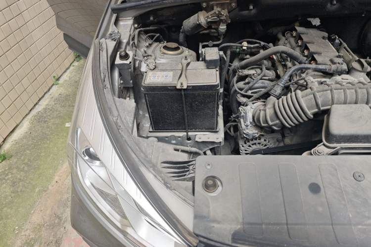 Used Wuling Hongguang S3 2019 1.5L Manual Comfort Model China VI Standard Engine Bay Right