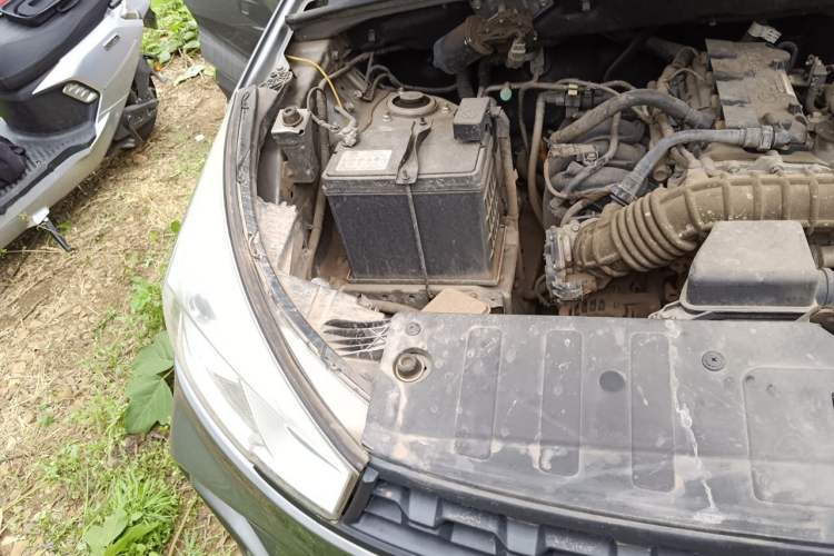 Used Wuling Hongguang S3 2019 1.5L Manual Standard Version China VI Standard Engine Bay Right