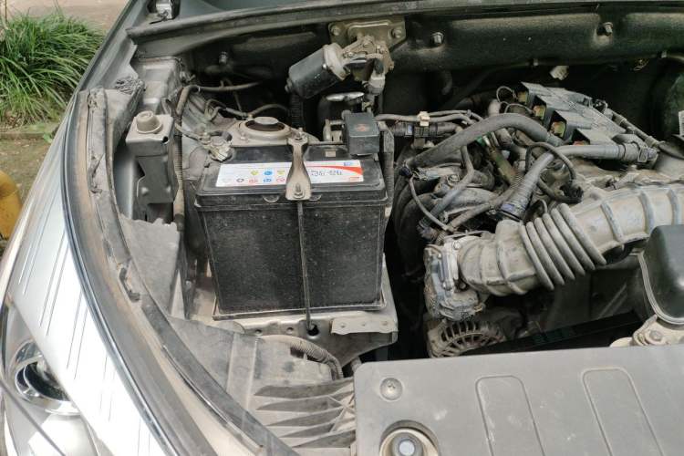 Used Wuling Hongguang S3 2019 1.5L Manual Luxury Model China VI Standard Engine Bay Right