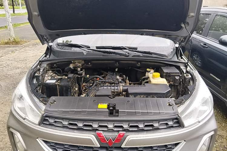 Used Wuling Hongguang S3 2019 1.5L Manual Comfort Model China VI Standard Engine Bay