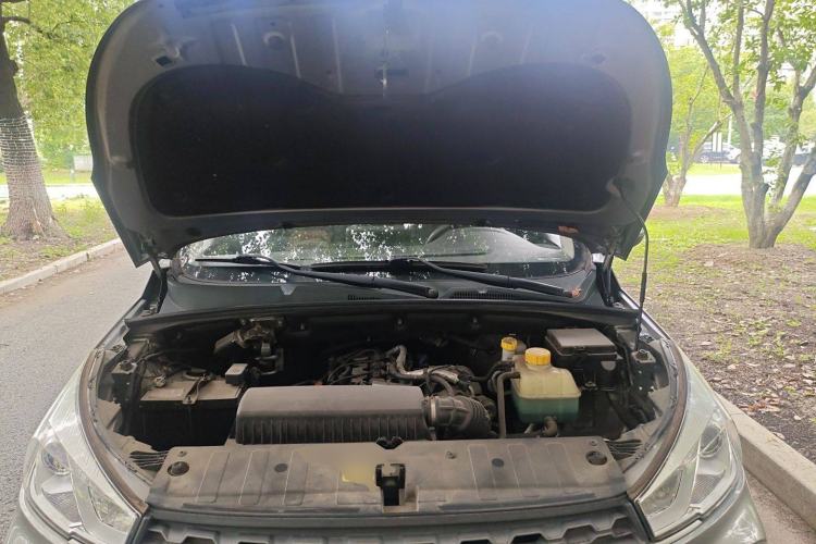 Used Wuling Hongguang S3 2019 1.5T Manual Comfort Edition China VI Standard Engine Bay