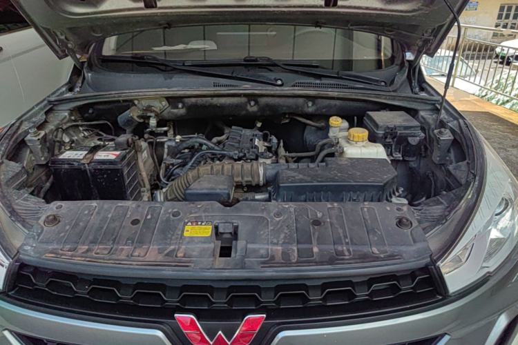Used Wuling Hongguang S3 2019 1.5L Manual Standard Version China VI Standard Engine Bay