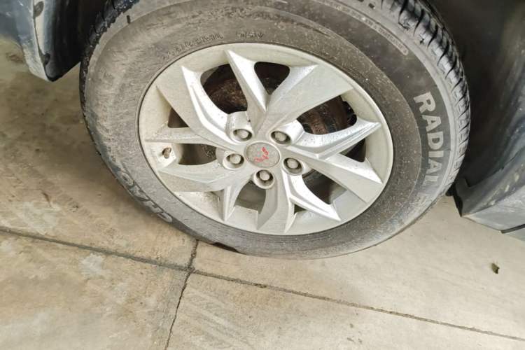 Used Wuling Hongguang S3 2019 1.5L Manual Comfort Model China VI Standard Exterior 5