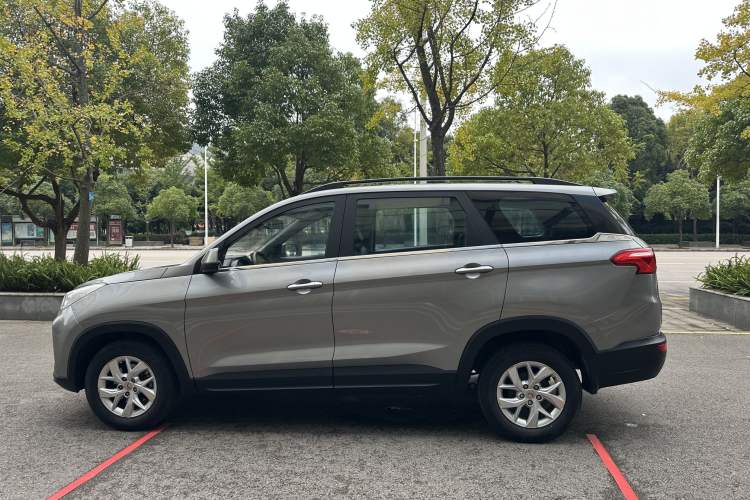 Used Wuling Hongguang S3 2019 1.5L Manual Comfort Model China VI Standard Exterior 6
