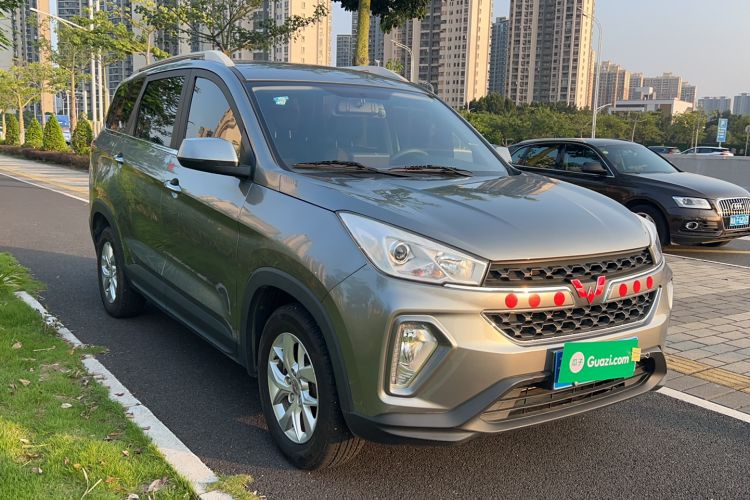 Used Wuling Hongguang S3 2019 1.5L Manual Luxury Model China VI Standard Front Right 45 Deg