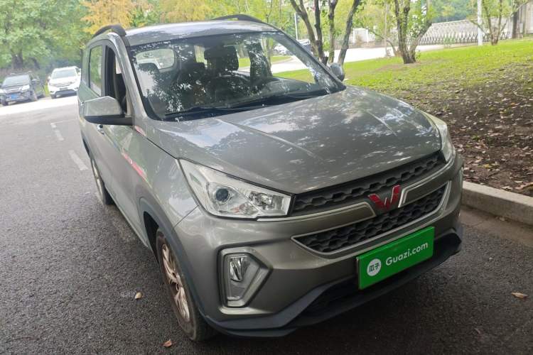 Used Wuling Hongguang S3 2019 1.5T Manual Comfort Edition China VI Standard Front Right 45 Deg