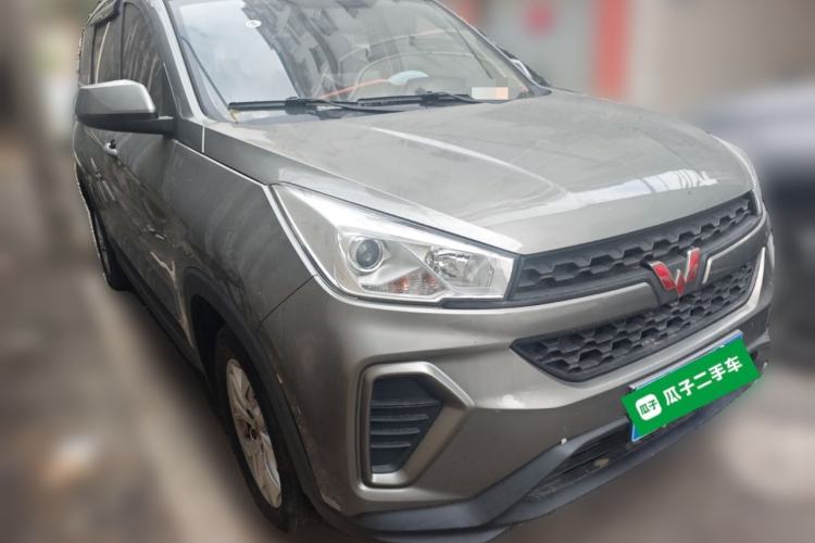 Used Wuling Hongguang S3 2019 1.5L Manual Standard Version China VI Standard Front Right 45 Deg