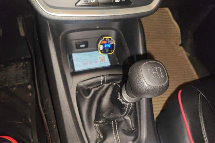 Used Wuling Hongguang S3 2019 1.5L Manual Standard Version China VI Standard Gear Lever