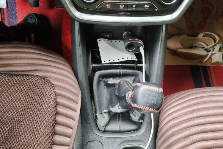Used Wuling Hongguang S3 2019 1.5L Manual Luxury Model China VI Standard Gear Lever