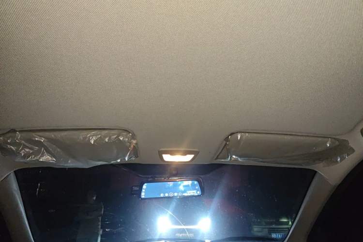 Used Wuling Hongguang S3 2019 1.5L Manual Standard Version China VI Standard Headliner