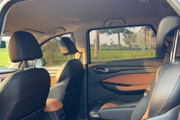 Used Wuling Hongguang S3 2019 1.5L Manual Luxury Model China VI Standard Headliner