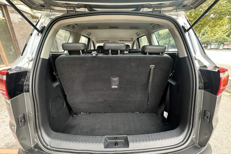 Used Wuling Hongguang S3 2019 1.5L Manual Comfort Model China VI Standard Interior 3