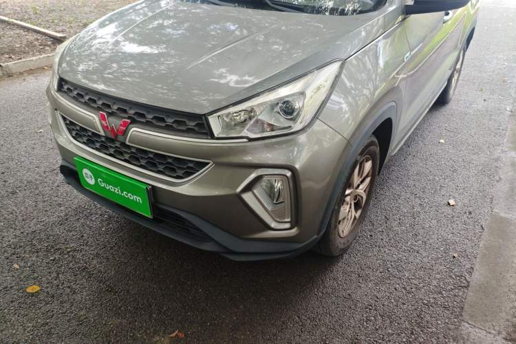 Used Wuling Hongguang S3 2019 1.5T Manual Comfort Edition China VI Standard Left Front Headlight